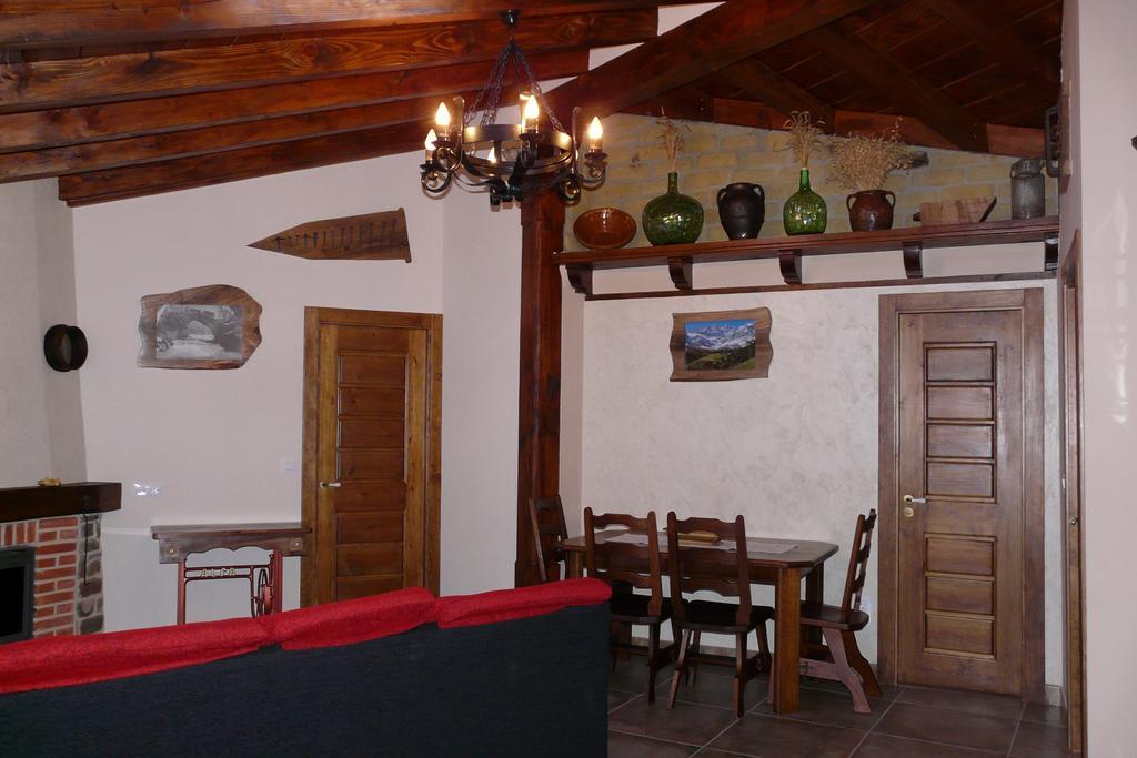 Apartamentos La Condesa Valmeo Room photo