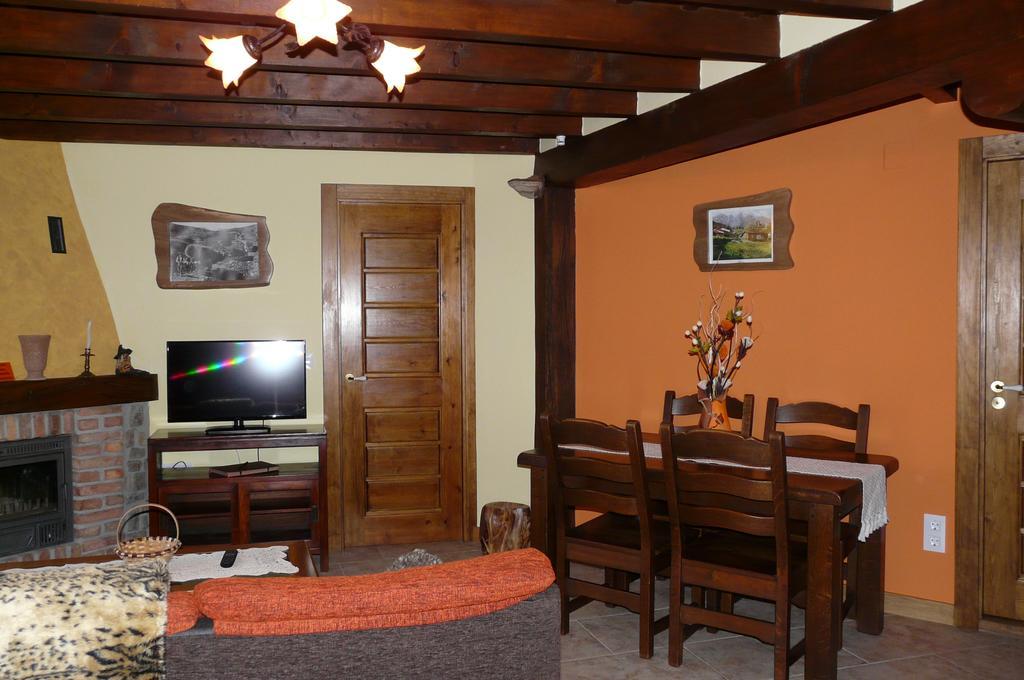 Apartamentos La Condesa Valmeo Exterior photo